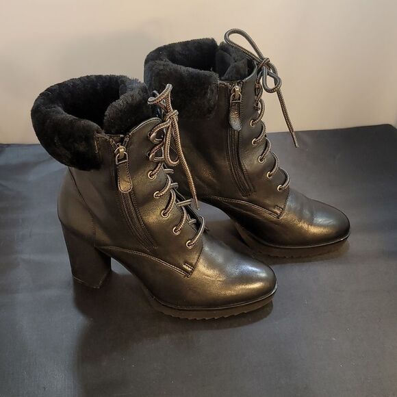 JOHNSON &MURPHY ROCHELLE WOMEN'S LACE-UP BLOCK HEEL BOOT - Picture 4 of 16